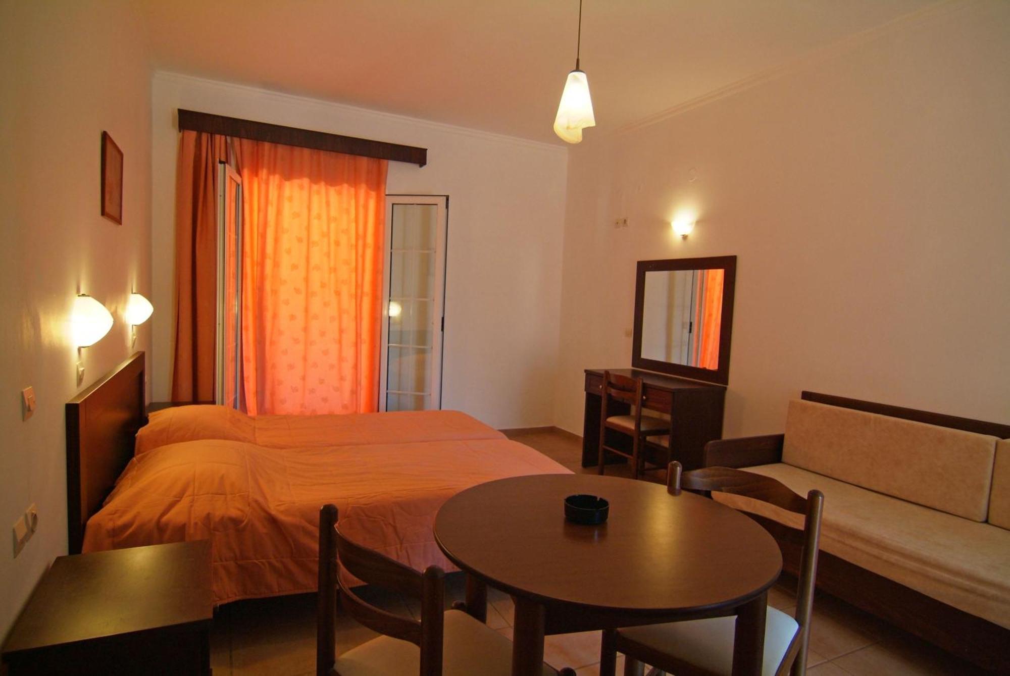 Joy Hotel 3*